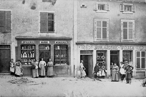 rue de Lasalle au début des années 1900 (photographie noir et blanc : S. Faipeur)